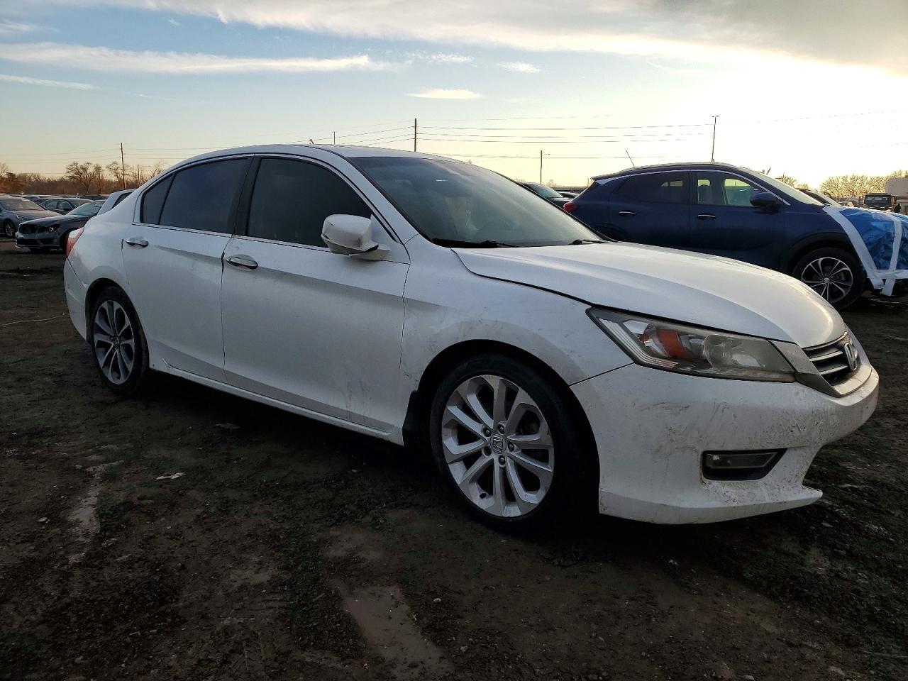 2013 Honda Accord Touring - Image 4