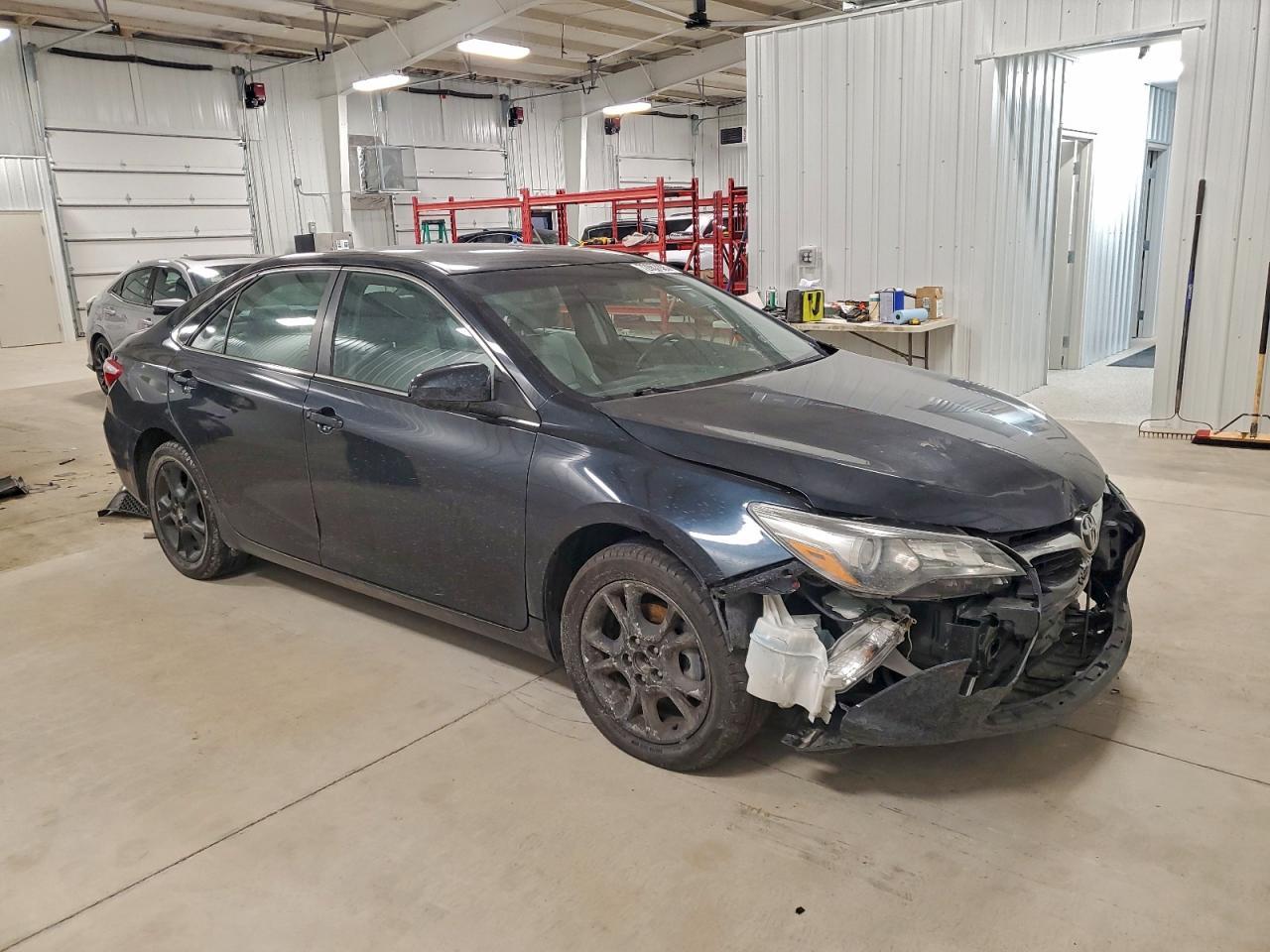 2015 Toyota Camry Le - Image 4