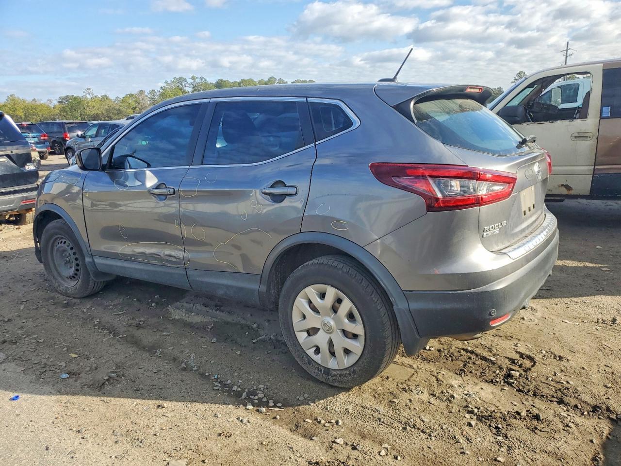 2020 Nissan Rogue Sport S - Image 2