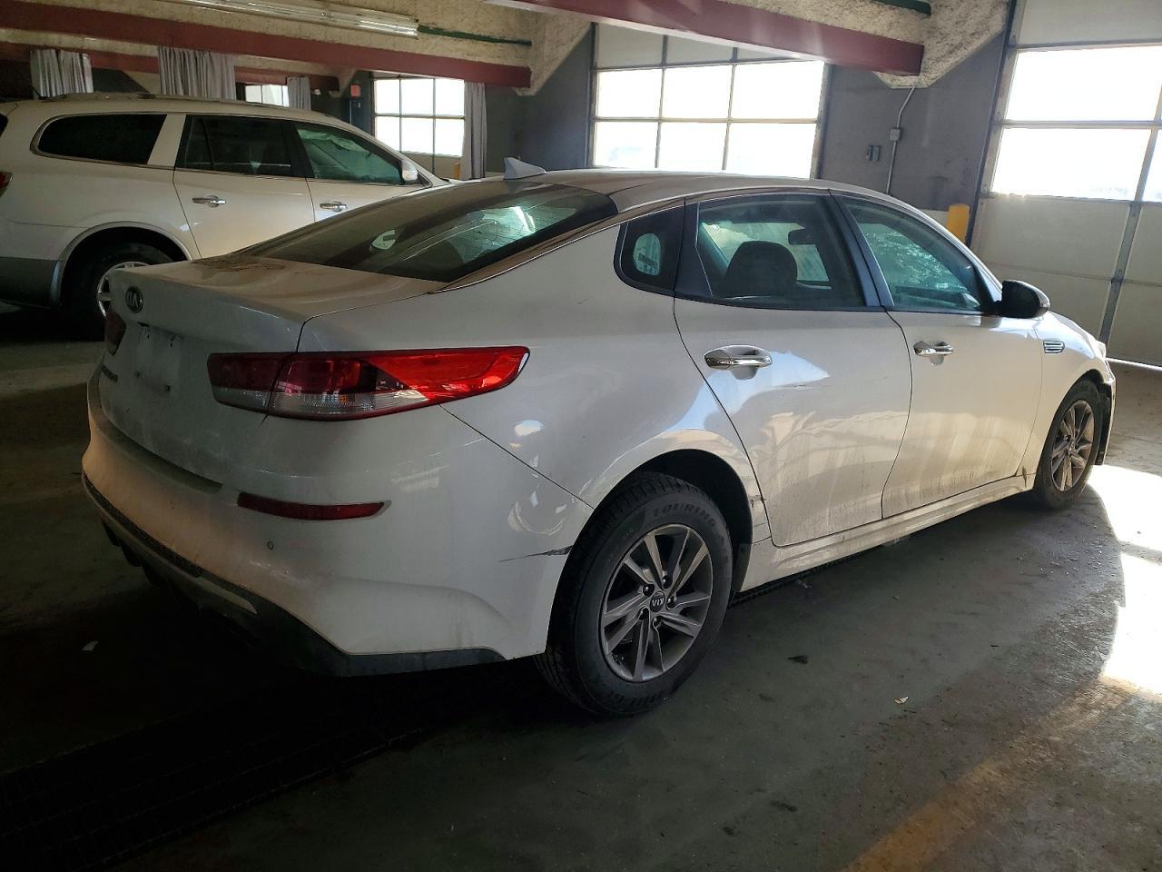 2020 Kia Optima Lx - Фото 3