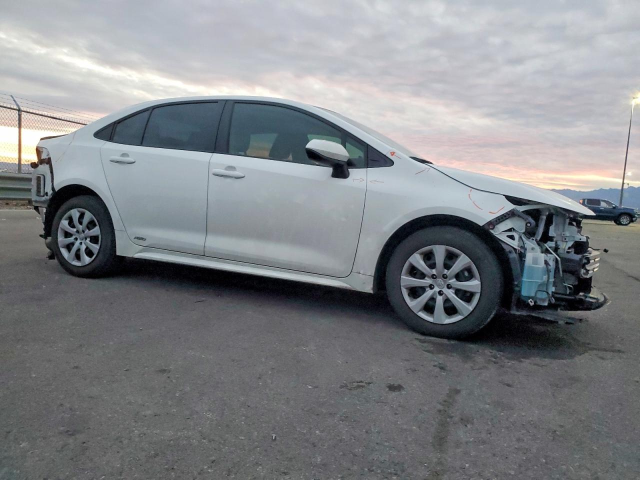 2024 Toyota Corolla Hybrid Le - Фото 4