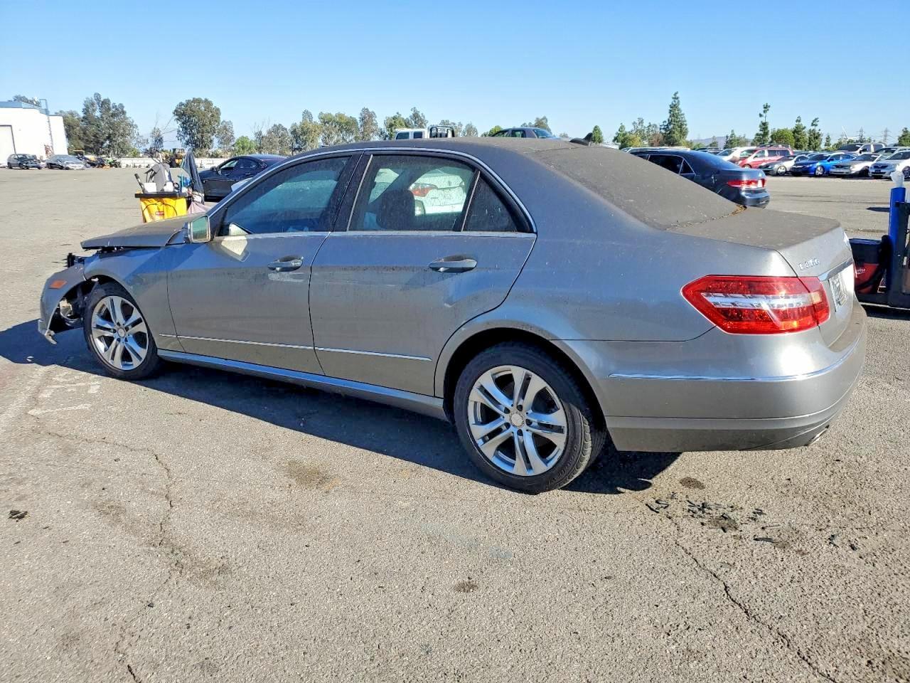2010 Mercedes-Benz E 350 - Фото 2