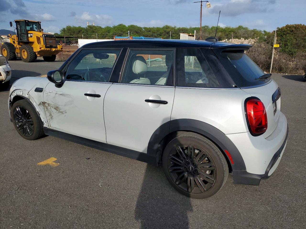 2022 Mini Cooper S - Image 2