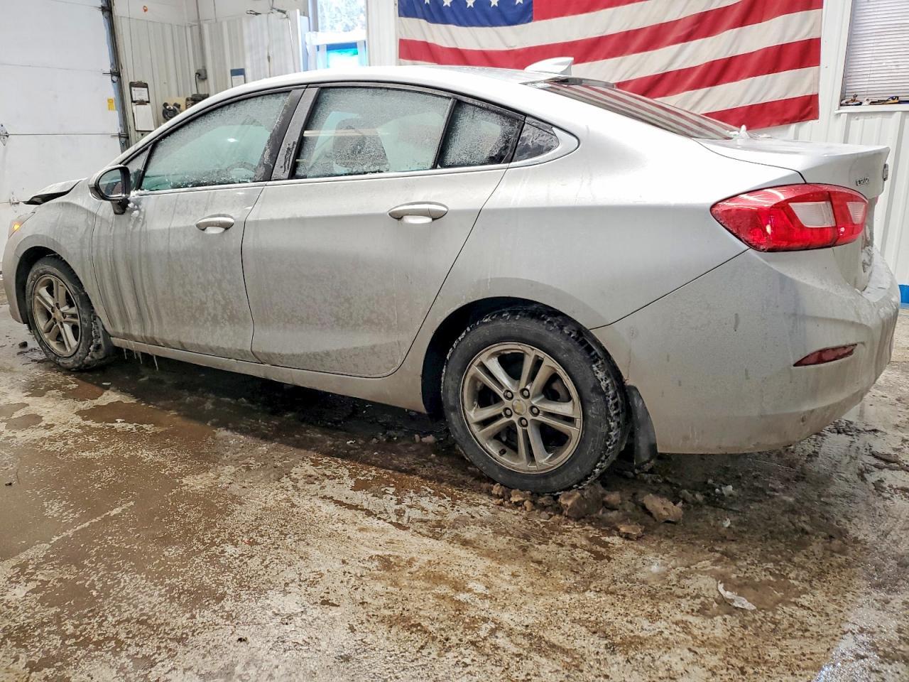 2017 Chevrolet Cruze Lt - Фото 2