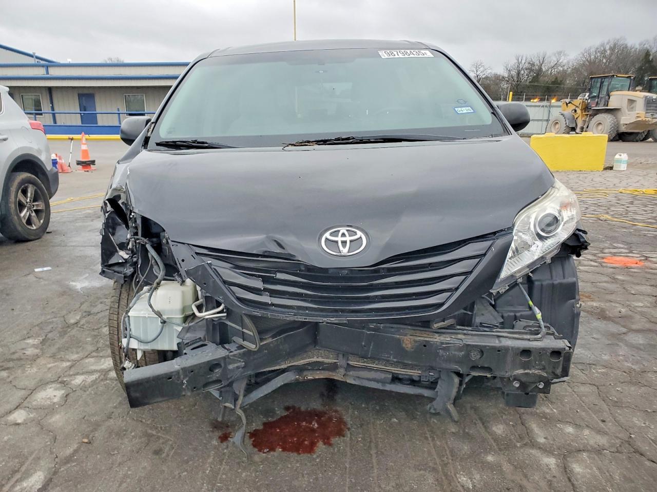 2017 Toyota Sienna - Фото 5