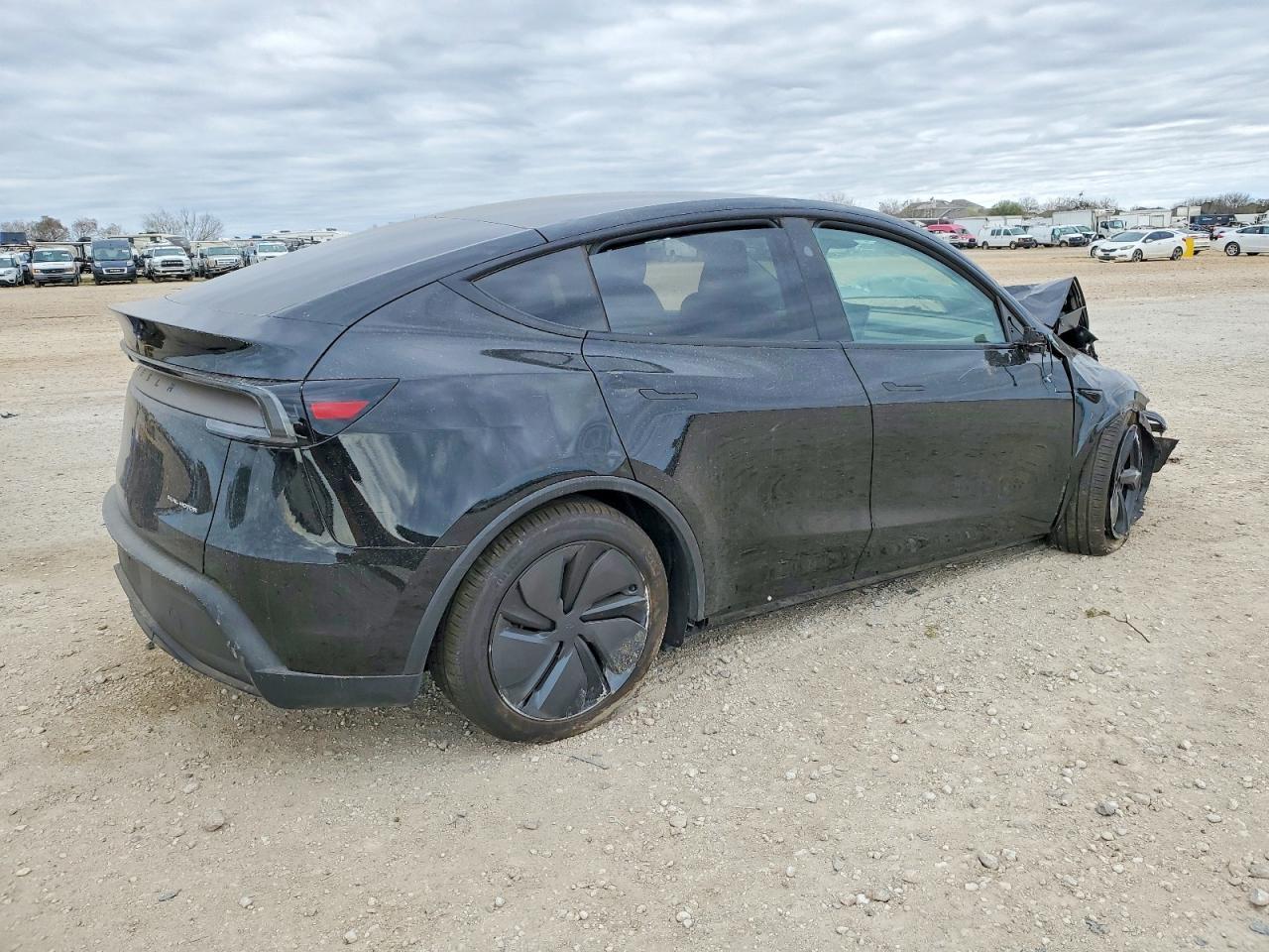 2026 Tesla Model Y - Фото 3