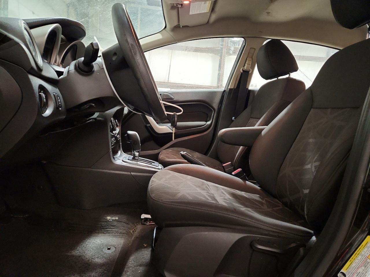 2013 Ford Fiesta Se - Фото 7