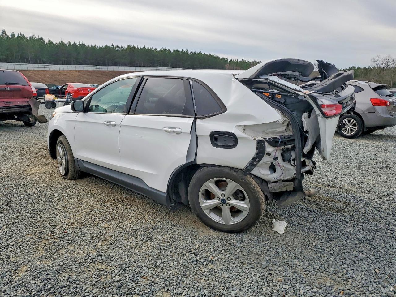 2019 Ford Edge Se - Image 2