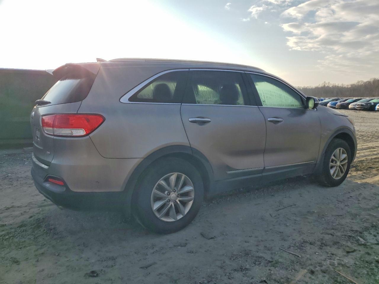 2016 Kia Sorento Lx - Фото 3