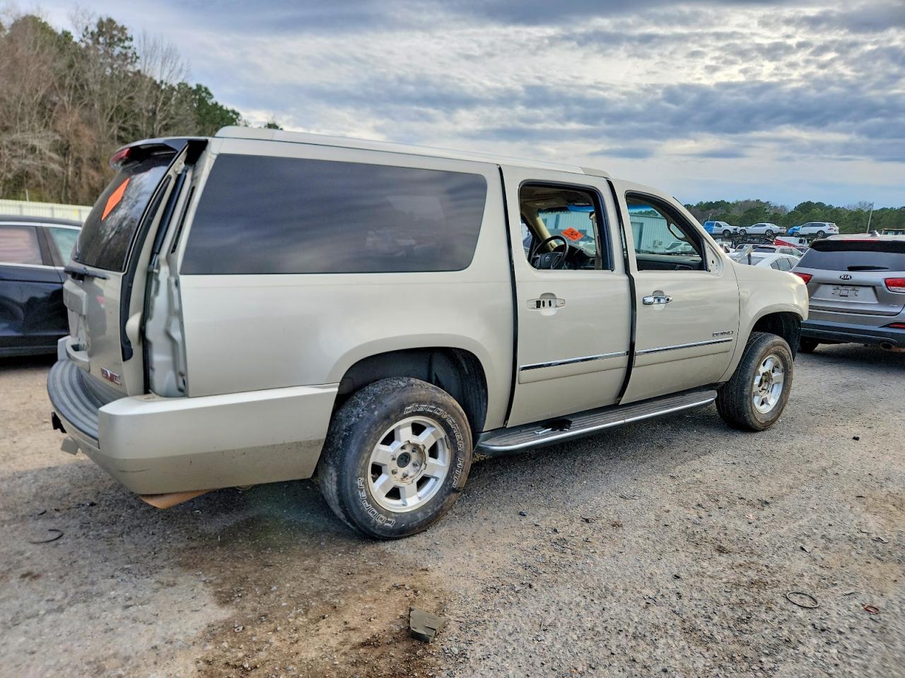 2013 GMC Yukon Xl Denali - Image 3