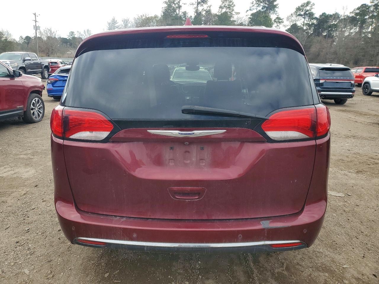 2017 Chrysler Pacifica Touring L Plus - Фото 6