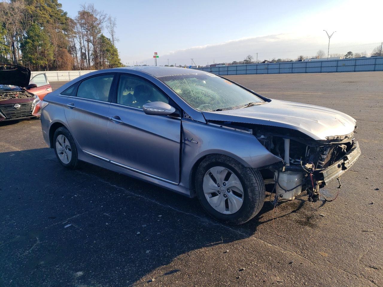 2014 Hyundai Sonata Hybrid - Image 4