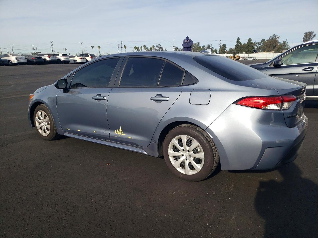 2025 Toyota Corolla Le - Фото 2