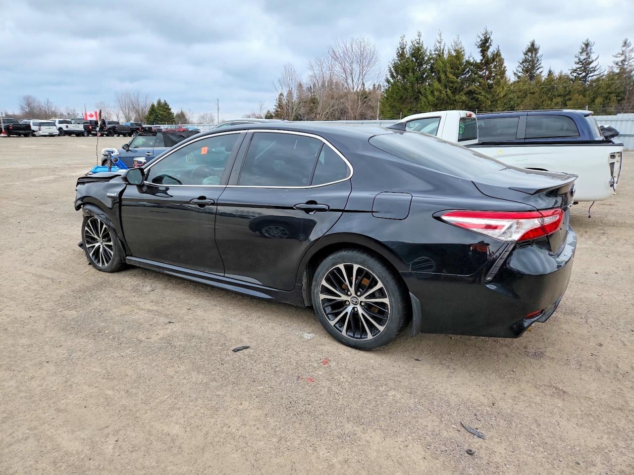 2020 Toyota Camry Xle - Image 2
