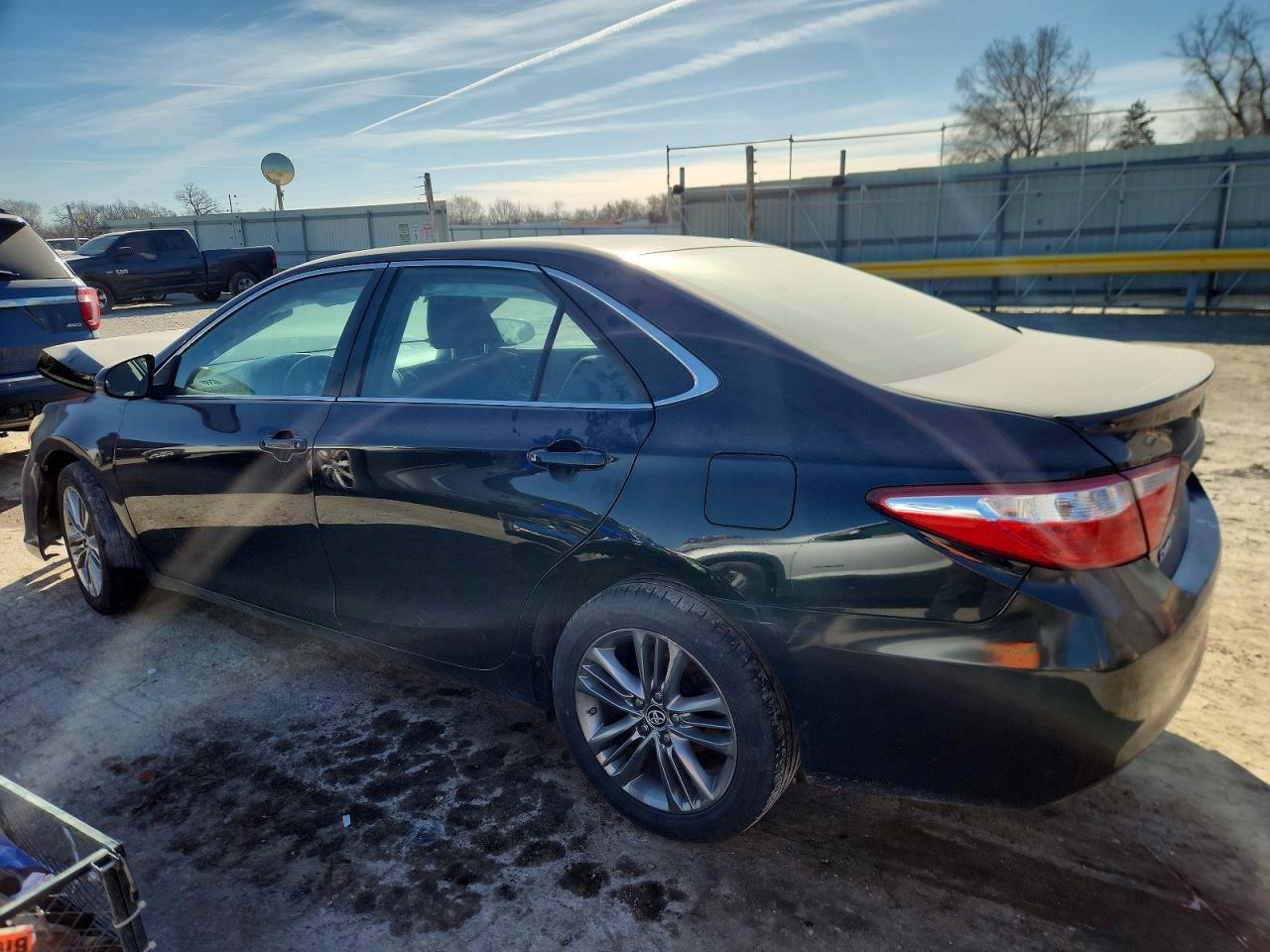 2016 Toyota Camry Le - Image 2