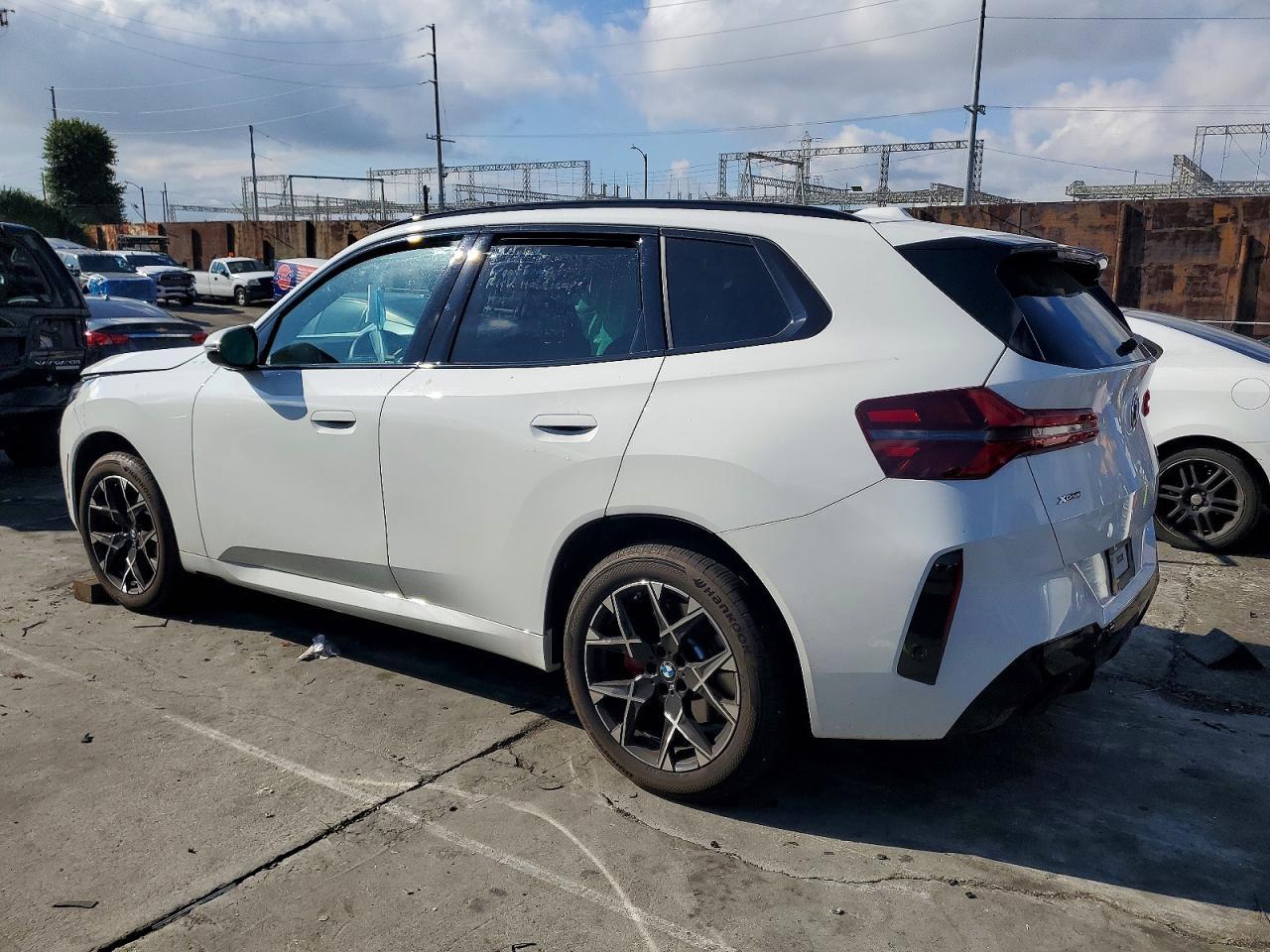 2025 BMW X3 30 xDrive - Фото 2