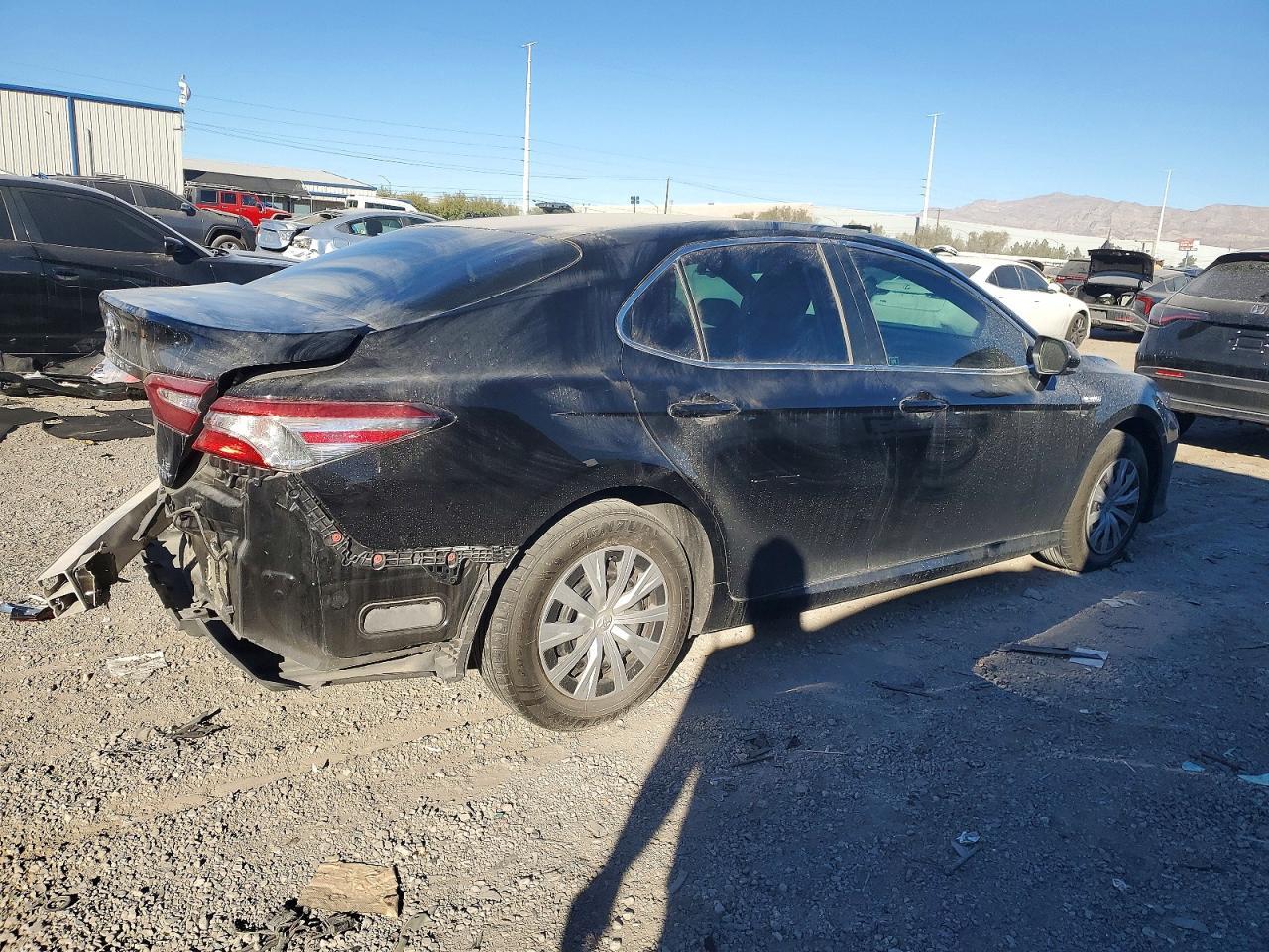 2018 Toyota Camry Le - Фото 3