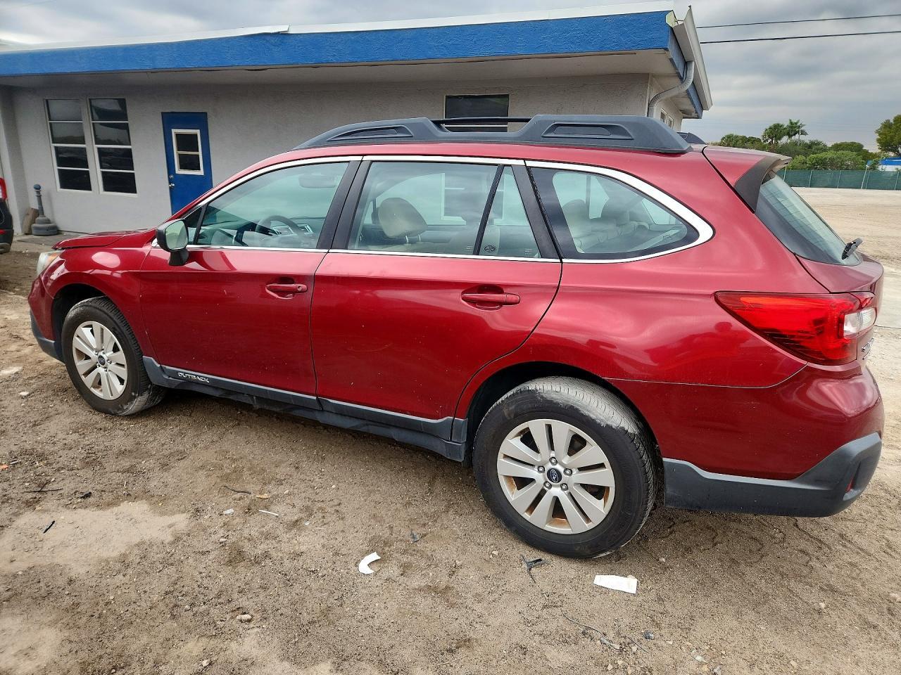 2018 Subaru Outback 2.5I - Image 2