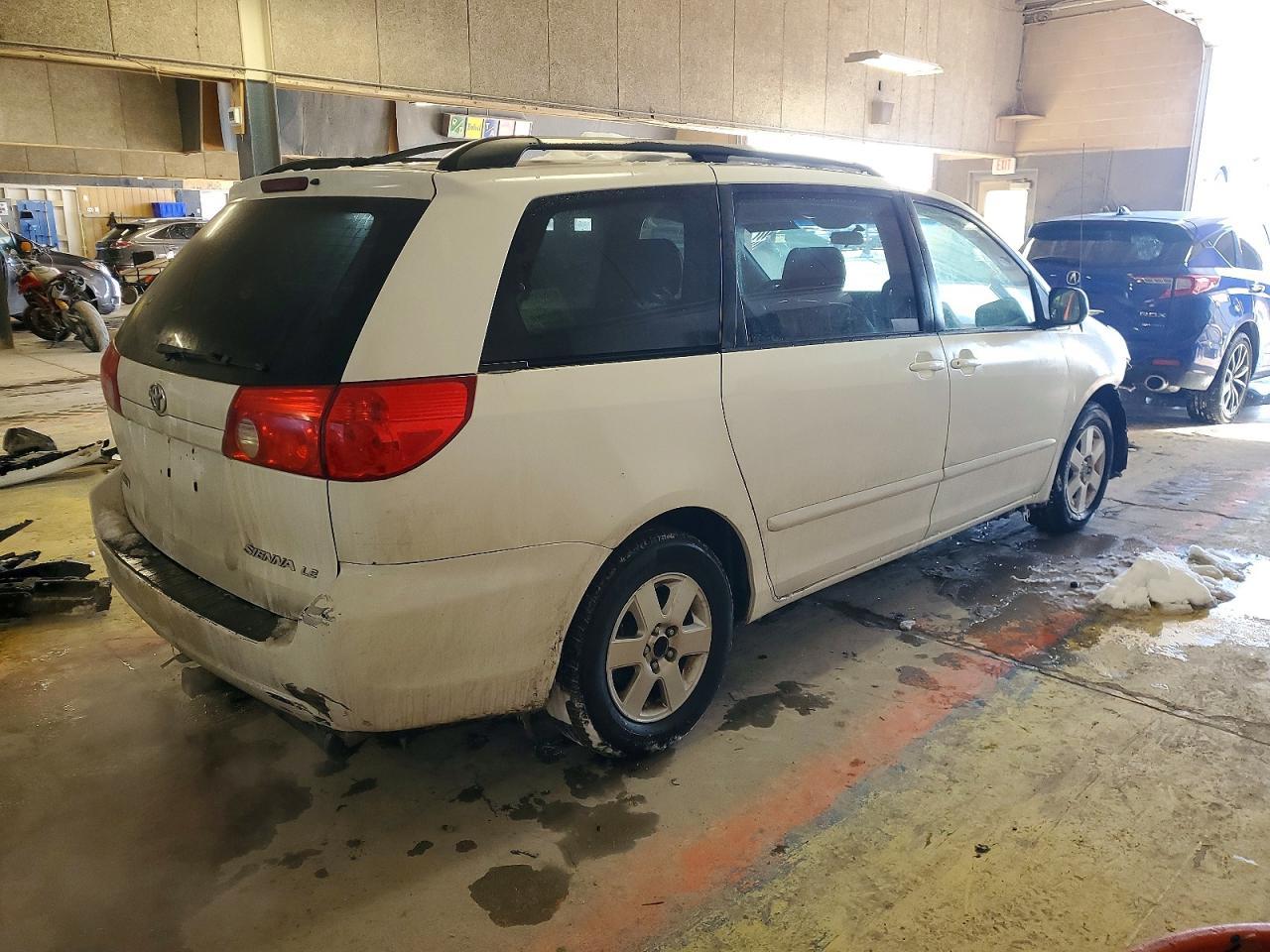 2008 Toyota Sienna Ce - Image 3