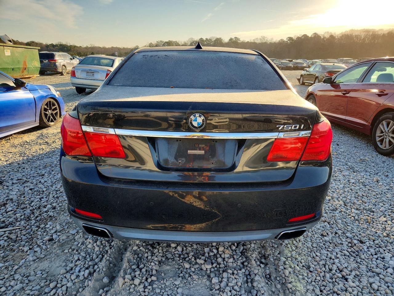 2012 BMW 750 - Фото 6