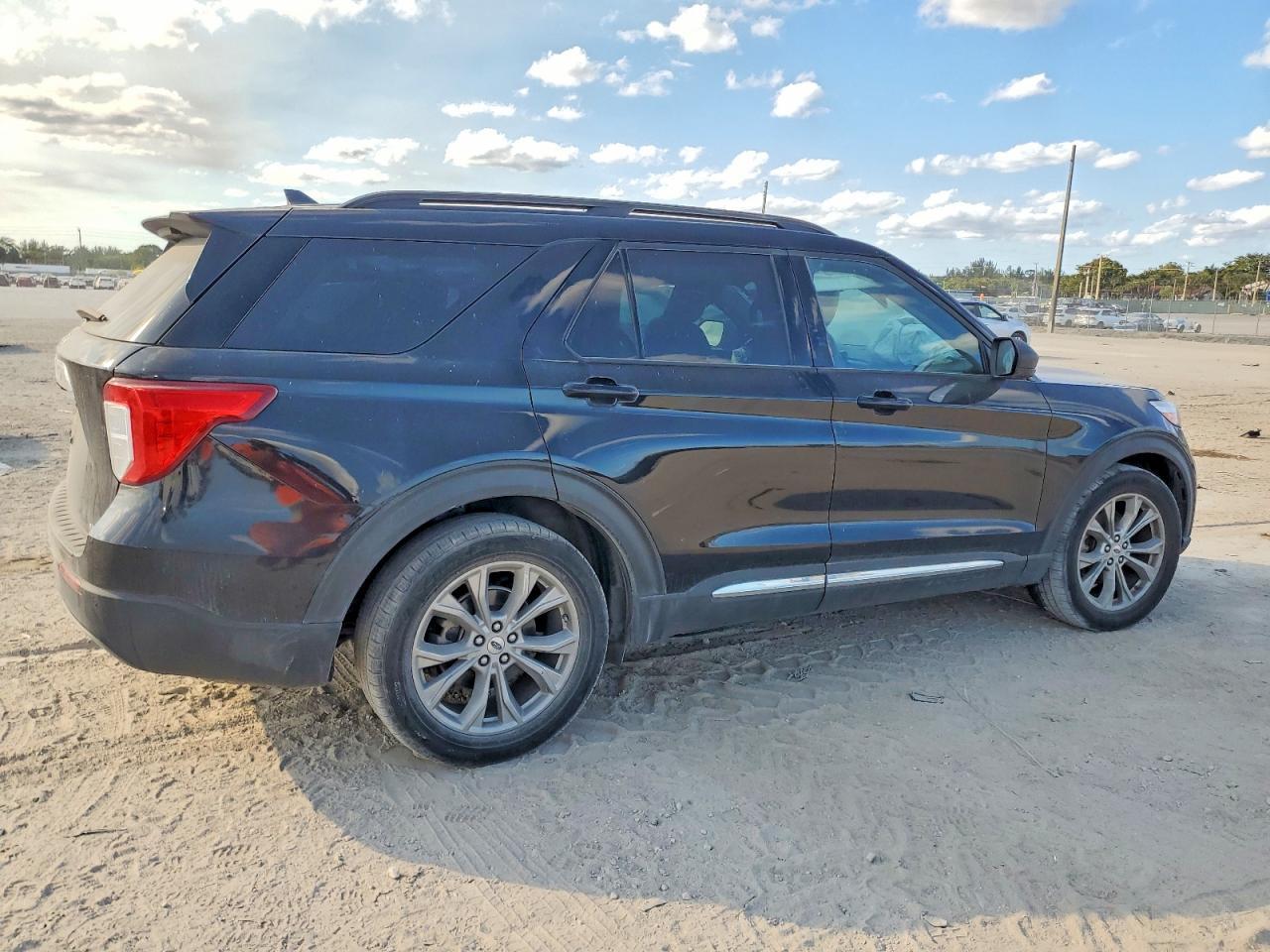 2021 Ford Explorer Xlt - Фото 3
