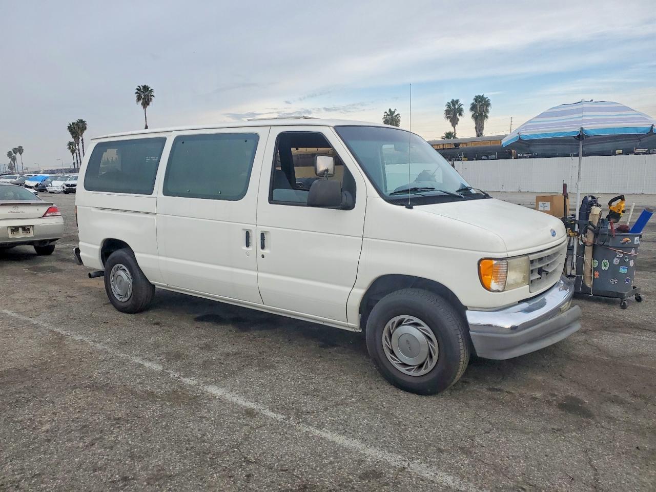 1993 Ford E150 Utility / Service Van - Фото 4