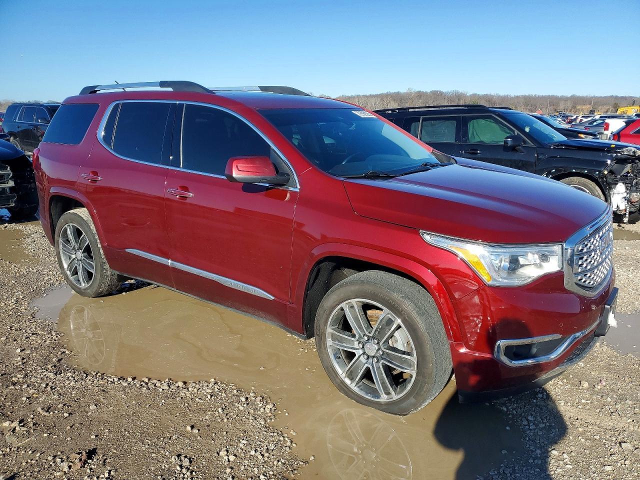 2017 GMC Acadia Denali - Image 4