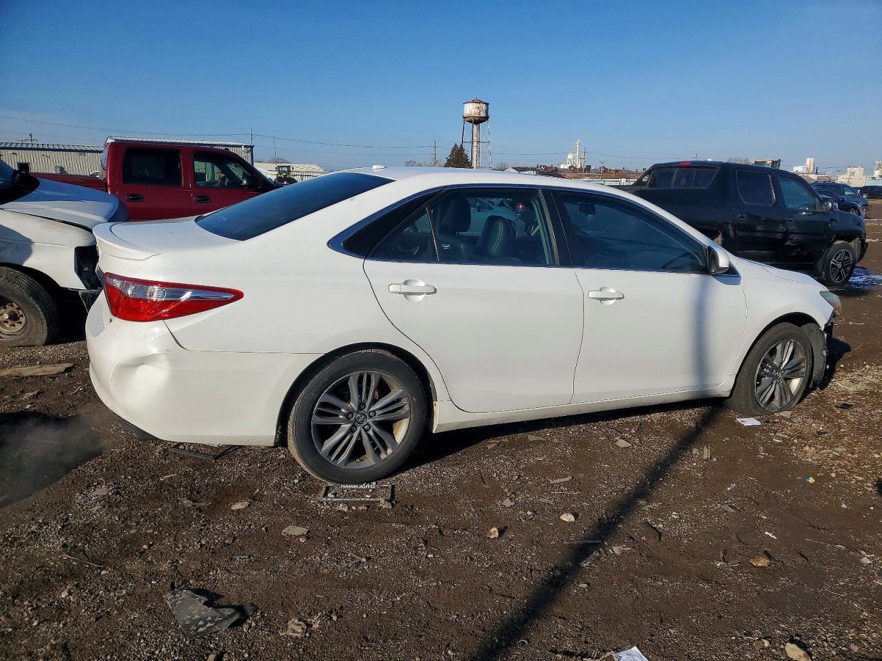 2015 Toyota Camry Le - Image 3
