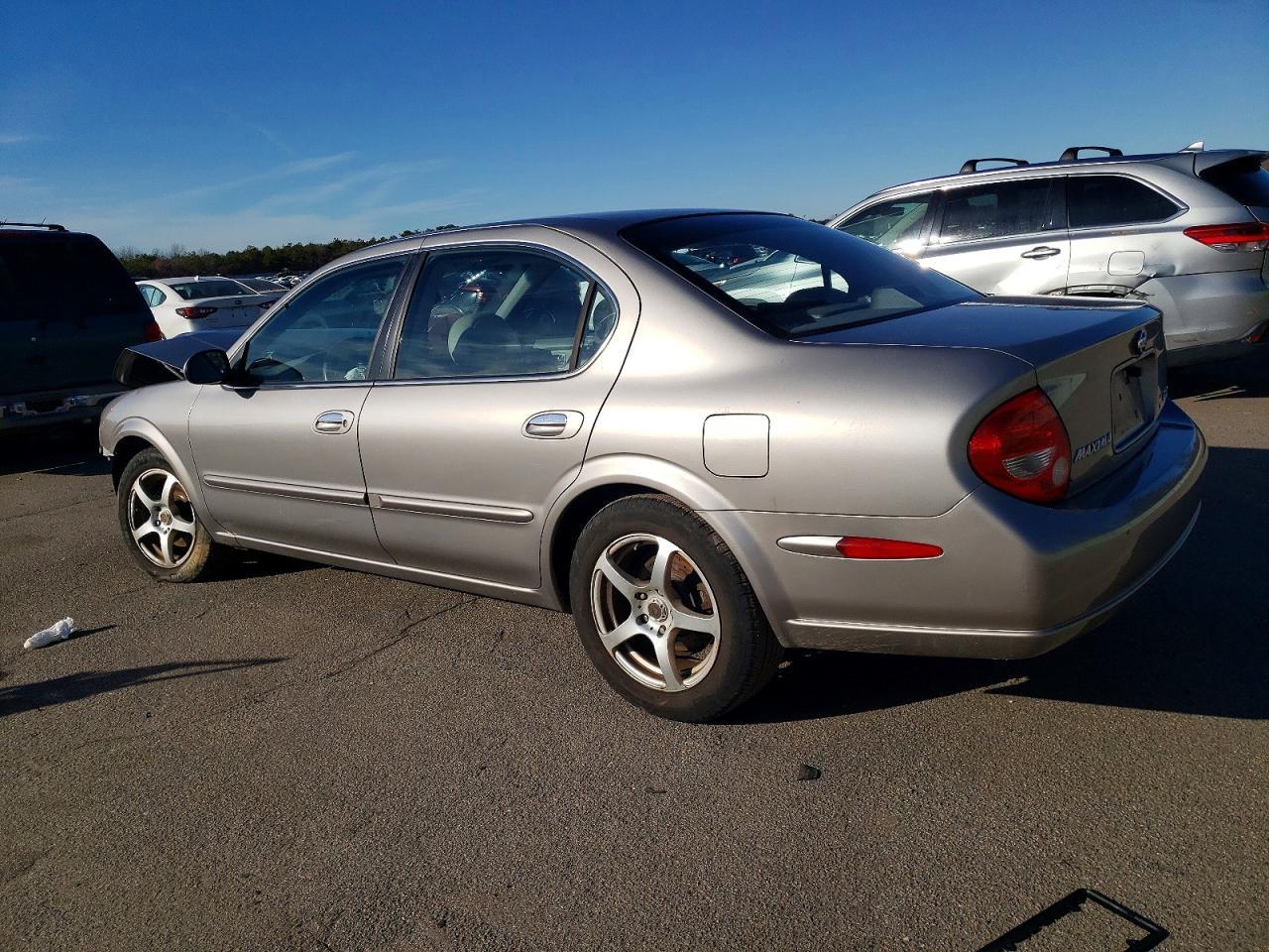 2001 Nissan Maxima Gxe - Image 2