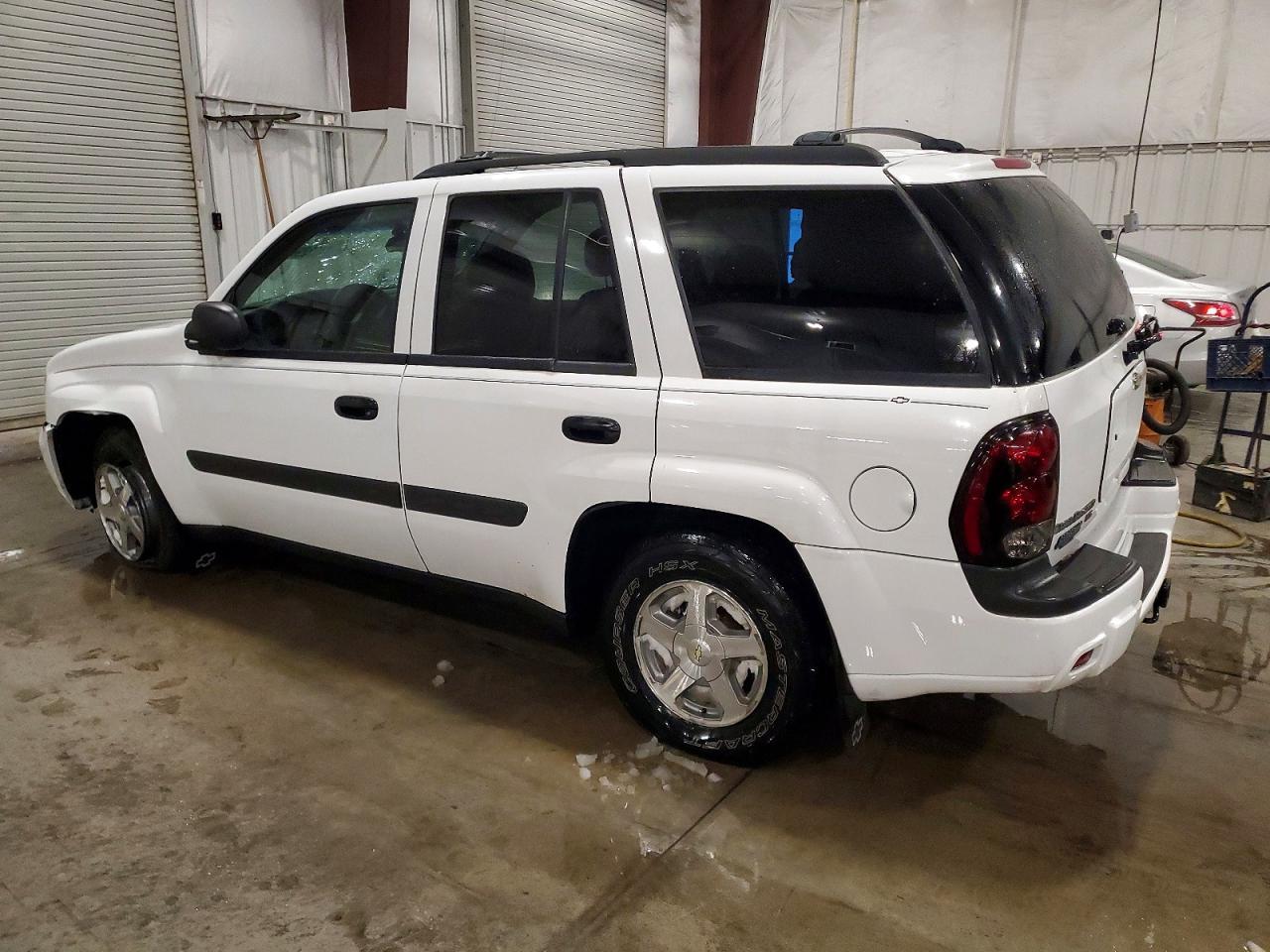 2005 Chevrolet Trailblazer Ls - Image 2
