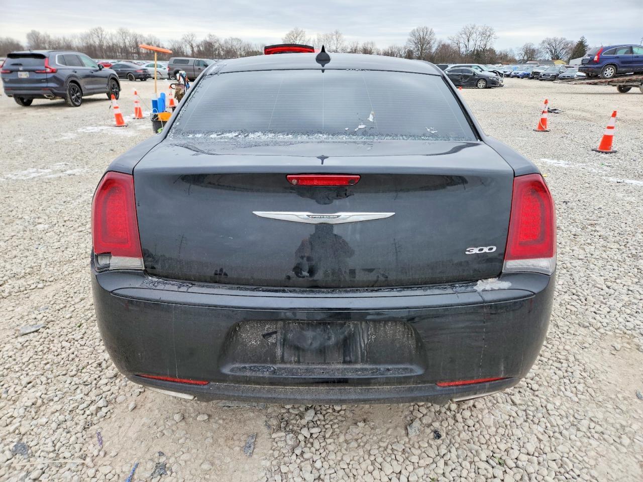 2020 Chrysler 300 Touring - Фото 6
