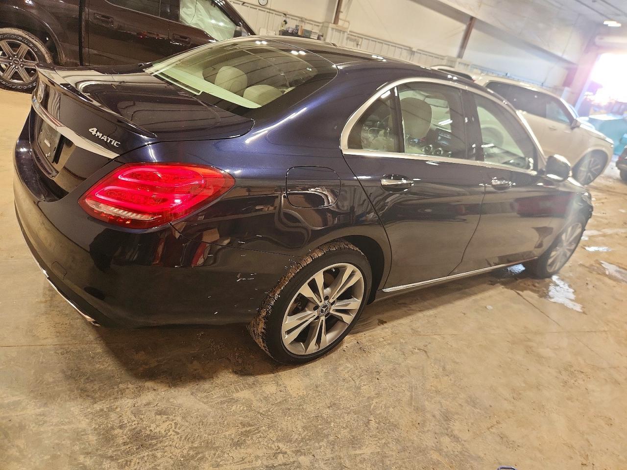 2018 Mercedes-Benz C 300 4Matic - Фото 3