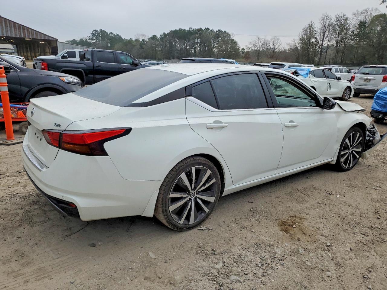 2021 Nissan Altima Sr - Фото 3