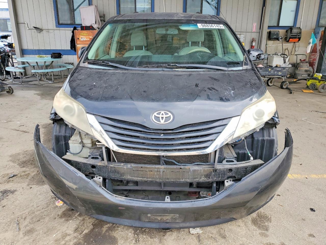 2013 Toyota Sienna Le - Фото 5