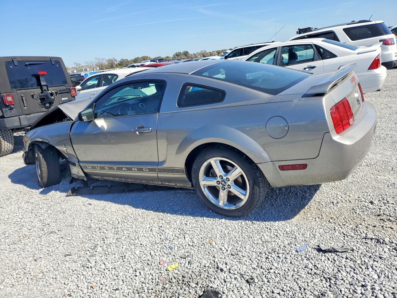 2008 Ford Mustang - Image 2
