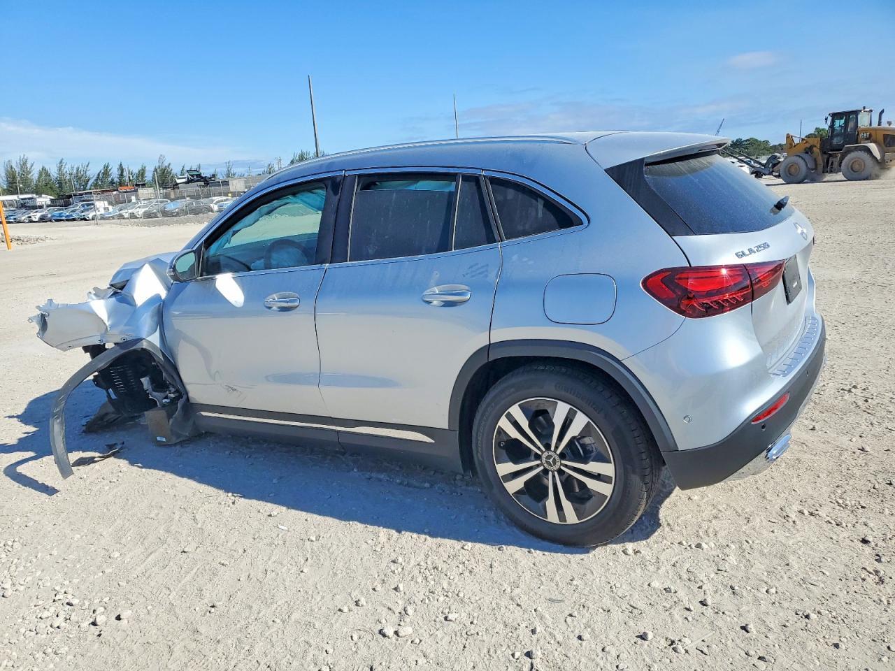 2025 Mercedes-Benz Gla 250 - Фото 2