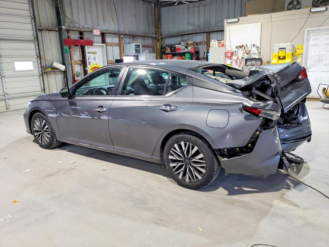 2024 Nissan Altima 2.5 Sv - Image 2