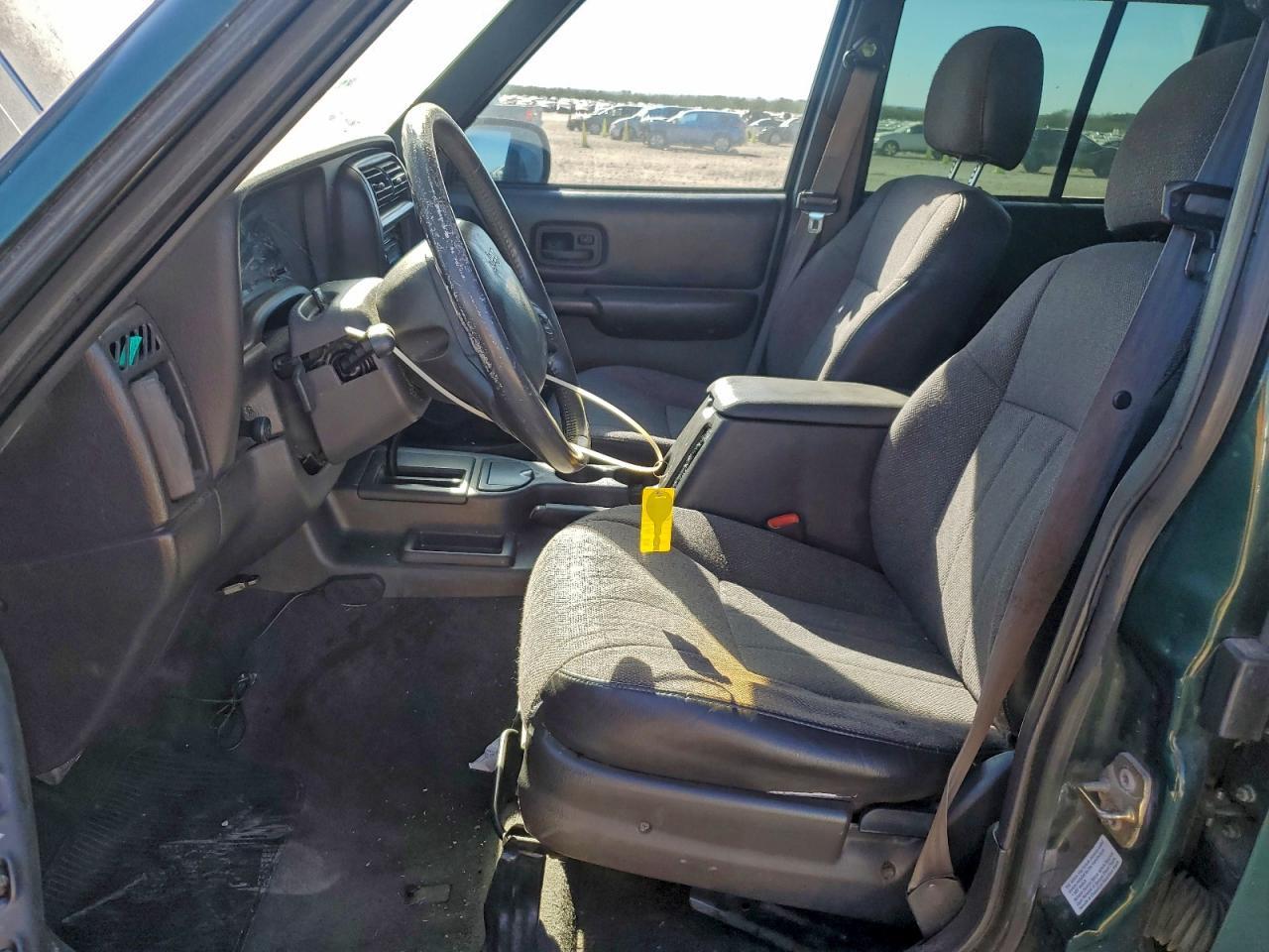 2000 Jeep Cherokee Classic - Image 7