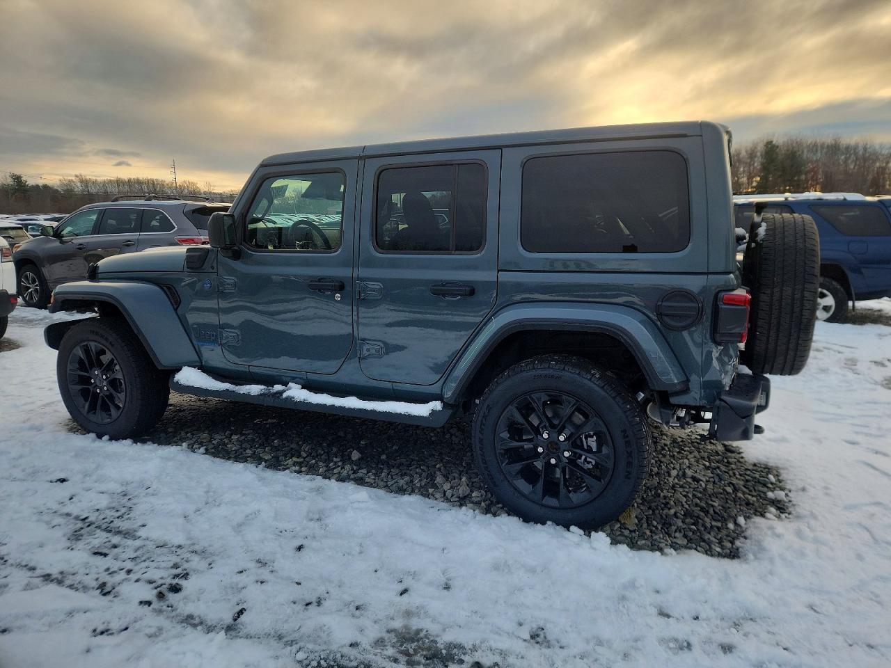 2025 Jeep Wrangler Sahara 4Xe - Image 2
