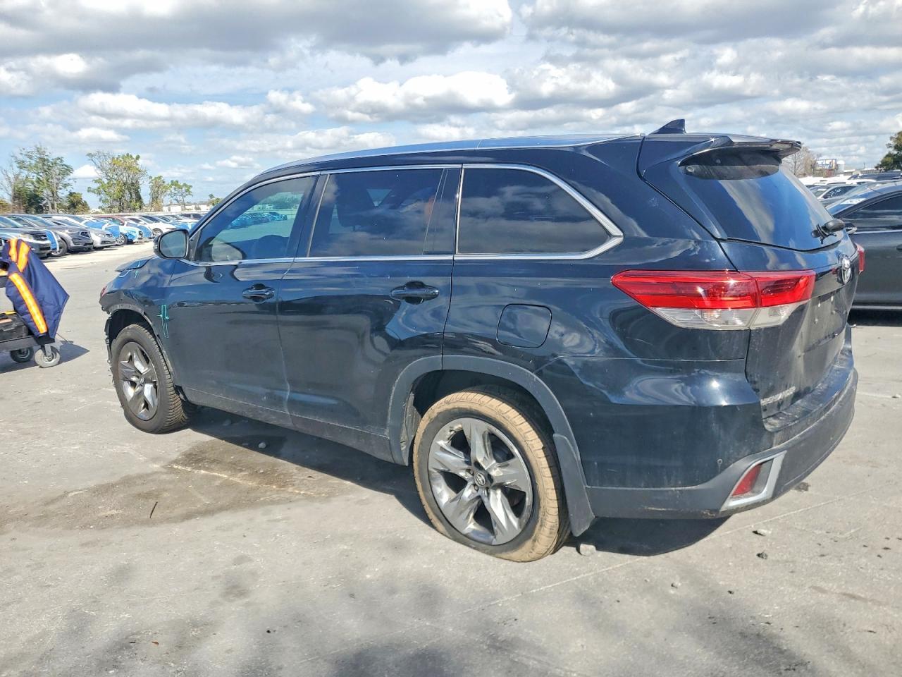 2018 Toyota Highlander Limited - Фото 2