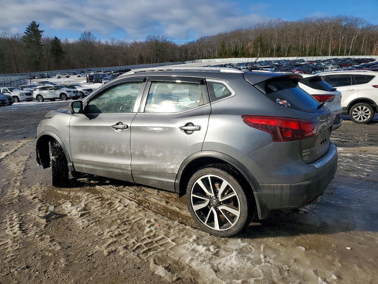 2019 Nissan Rogue Sport S - Фото 2