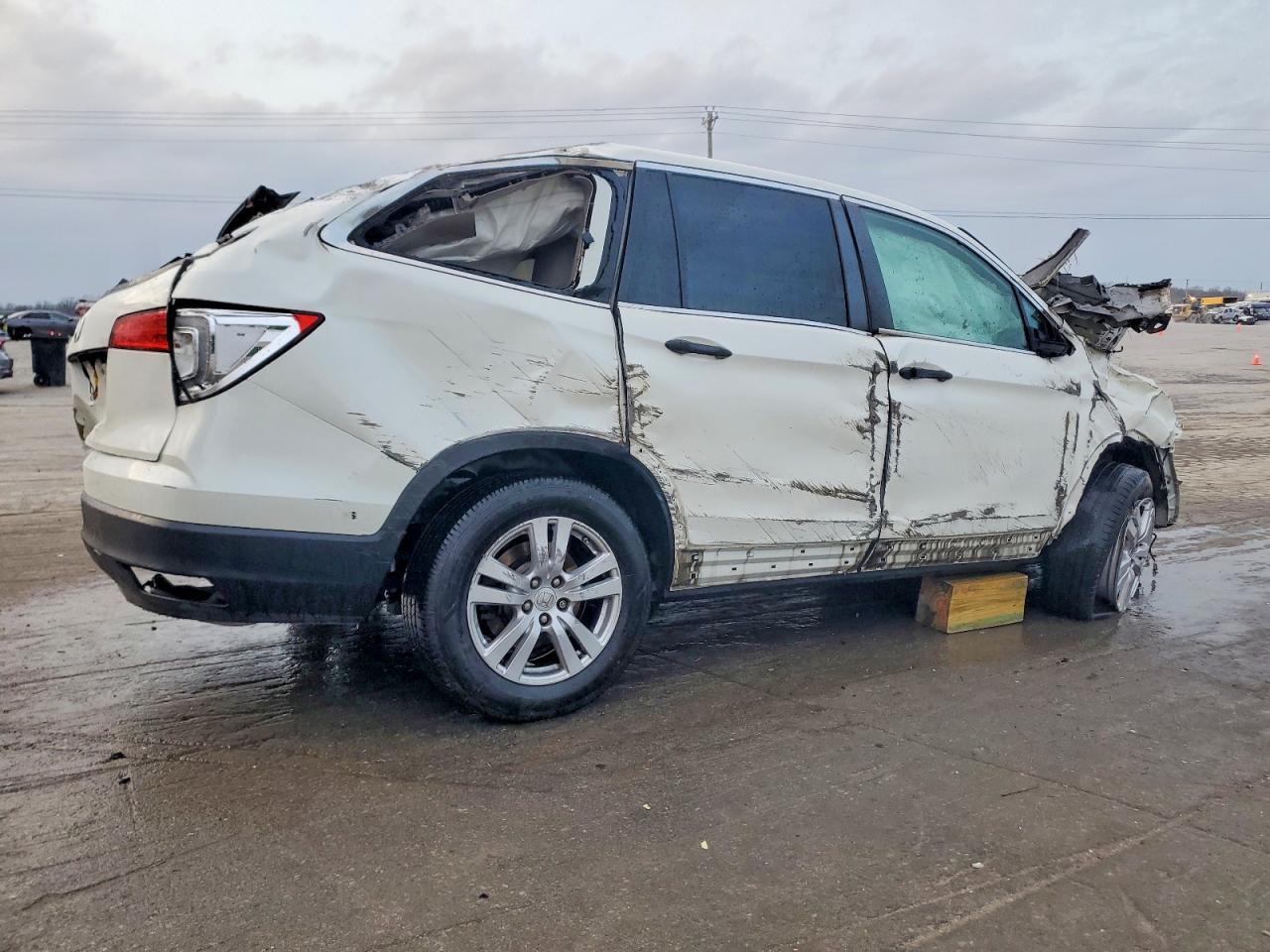 2017 Honda Pilot Lx - Image 3