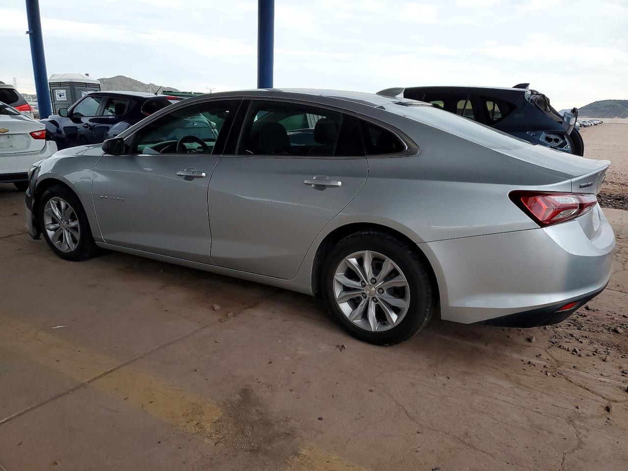 2019 Chevrolet Malibu Lt - Image 2