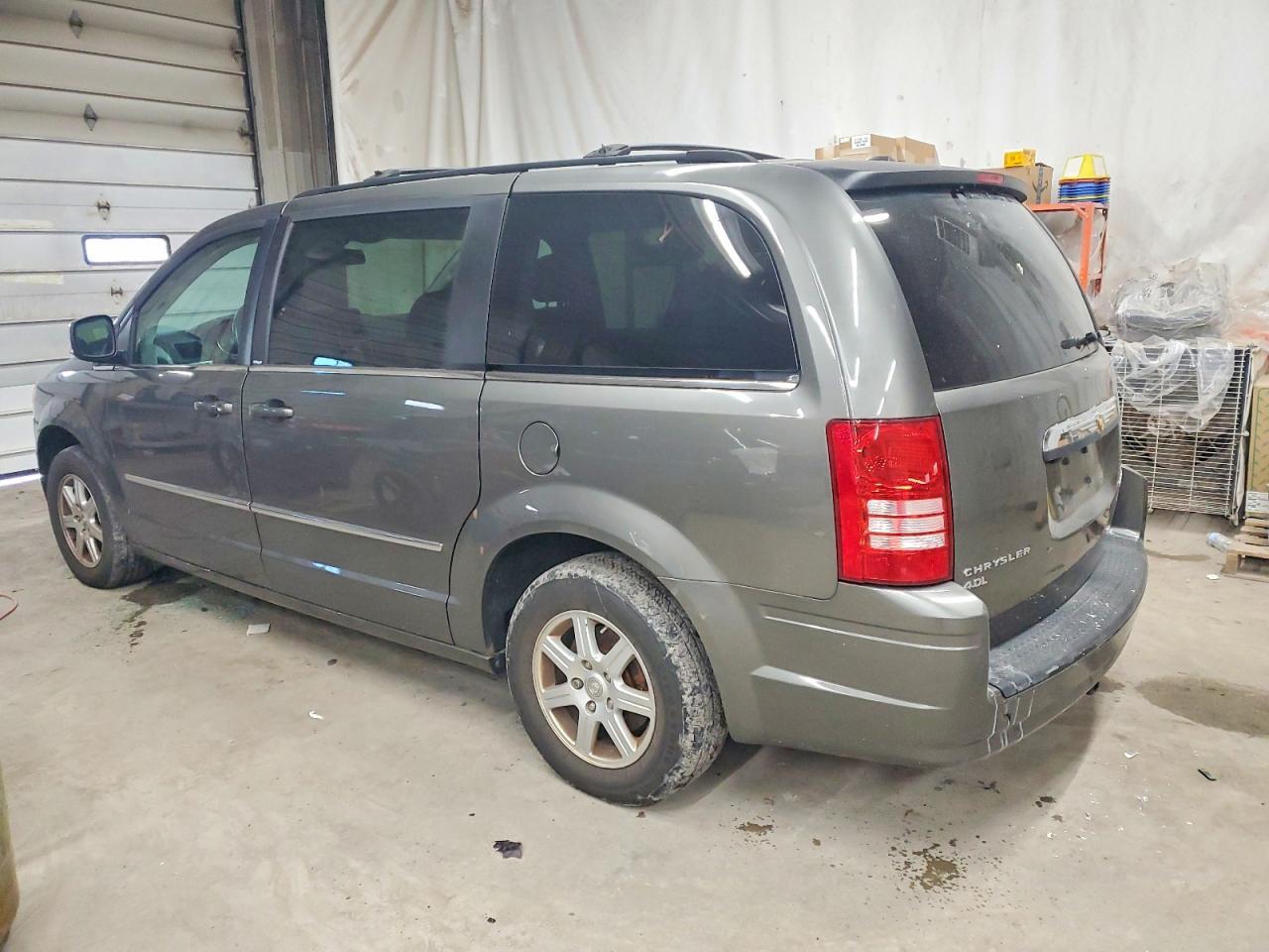 2010 Chrysler Town & Country Touring Plus - Image 2