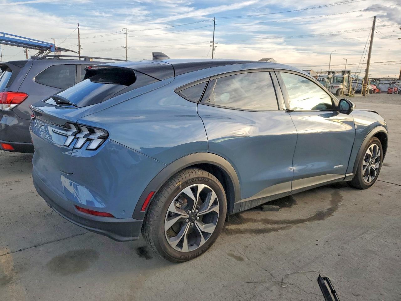 2024 Ford Mustang Mach-E Select - Фото 3