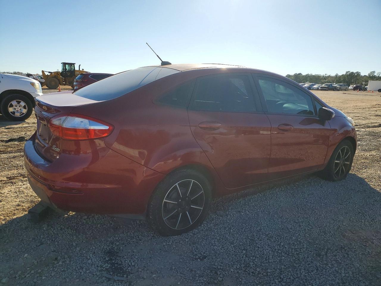 2016 Ford Fiesta Se - Фото 5