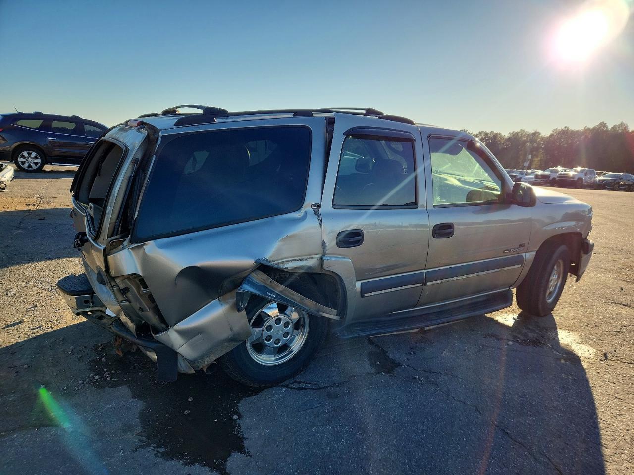 2002 Chevrolet Tahoe C1500 - Image 3