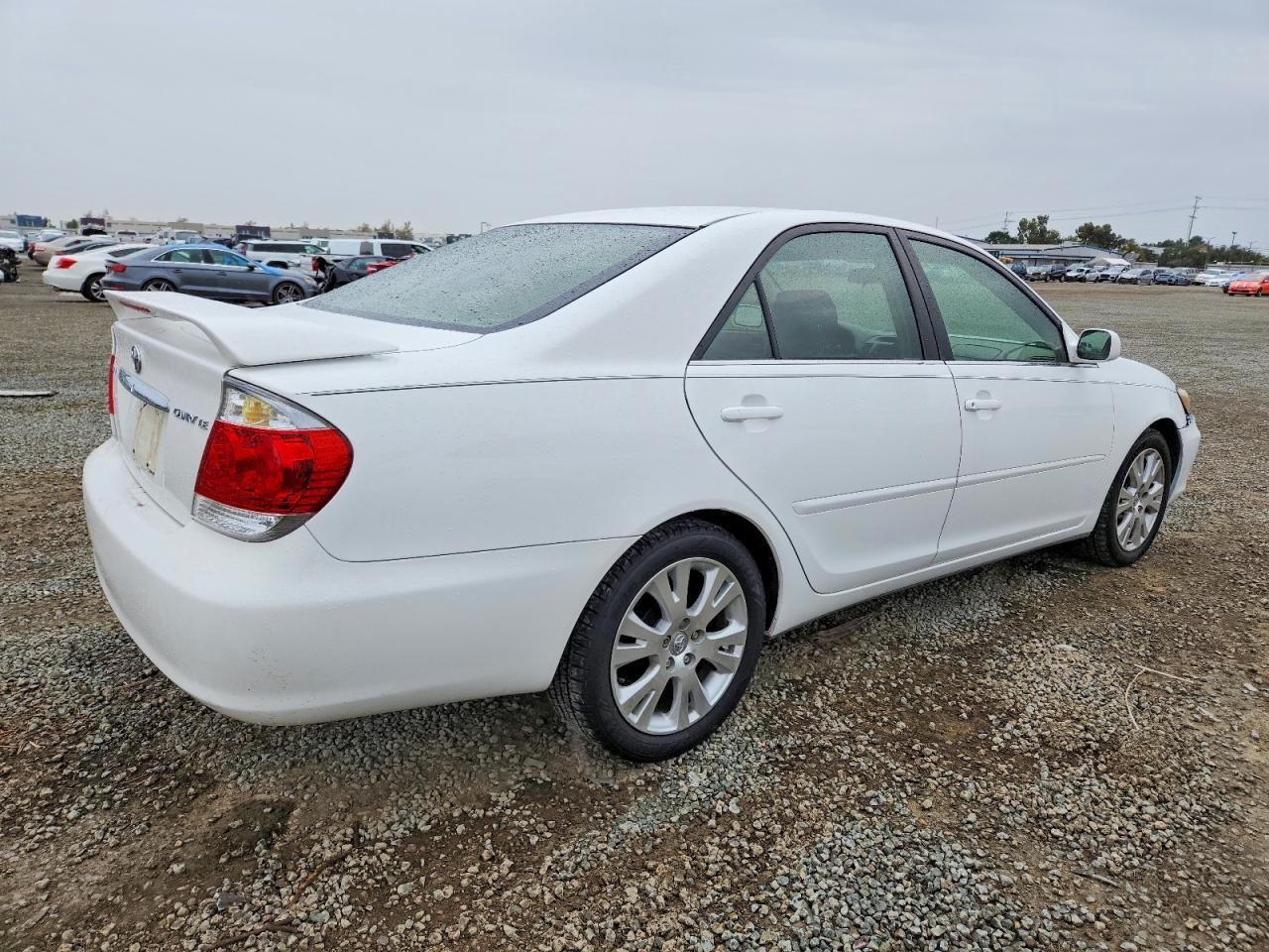 2003 Toyota Camry Le - Фото 3