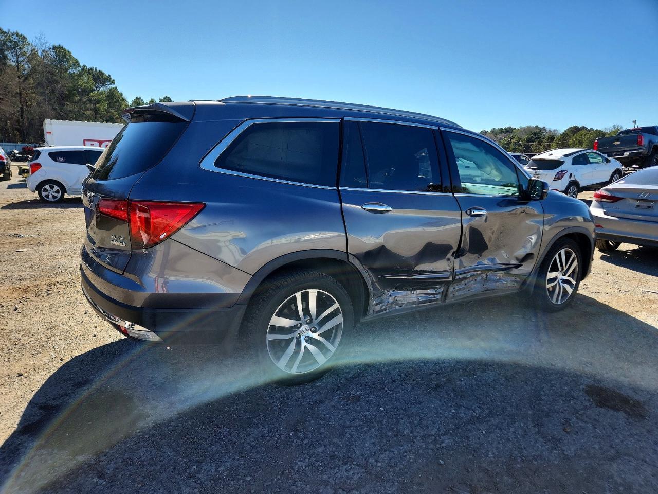 2016 Honda Pilot Elite - Фото 3