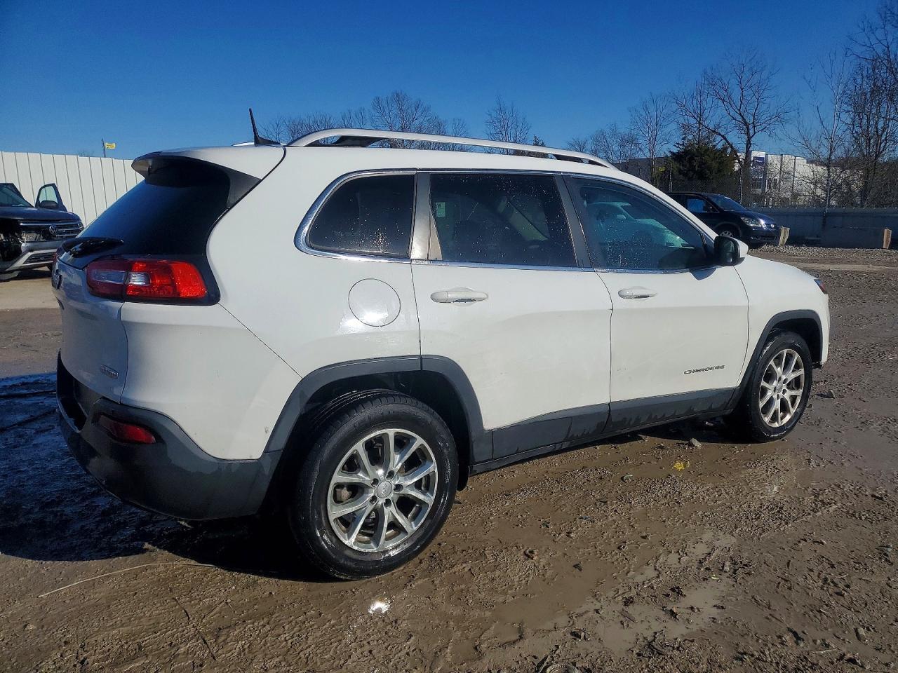 2016 Jeep Cherokee Latitude - Фото 3